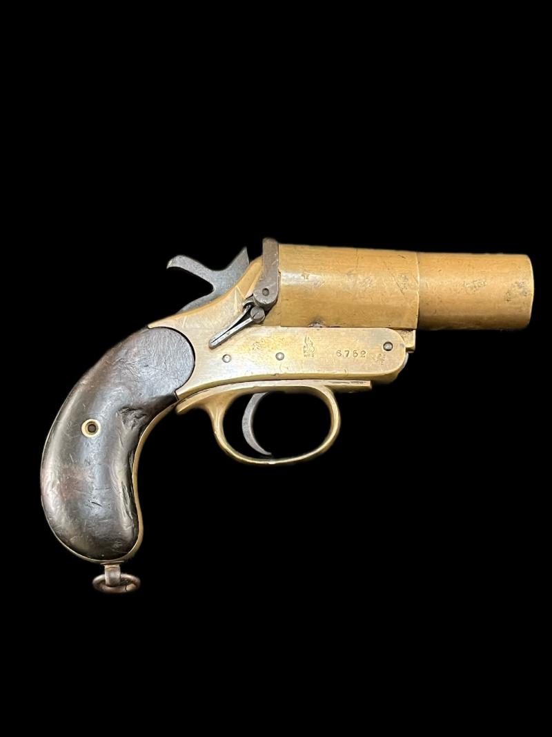 DEACTIVATED WW1 BRITISH WEBLEY & SCOTT MK.III FLARE PISTOL (UK DEACTIVATION)