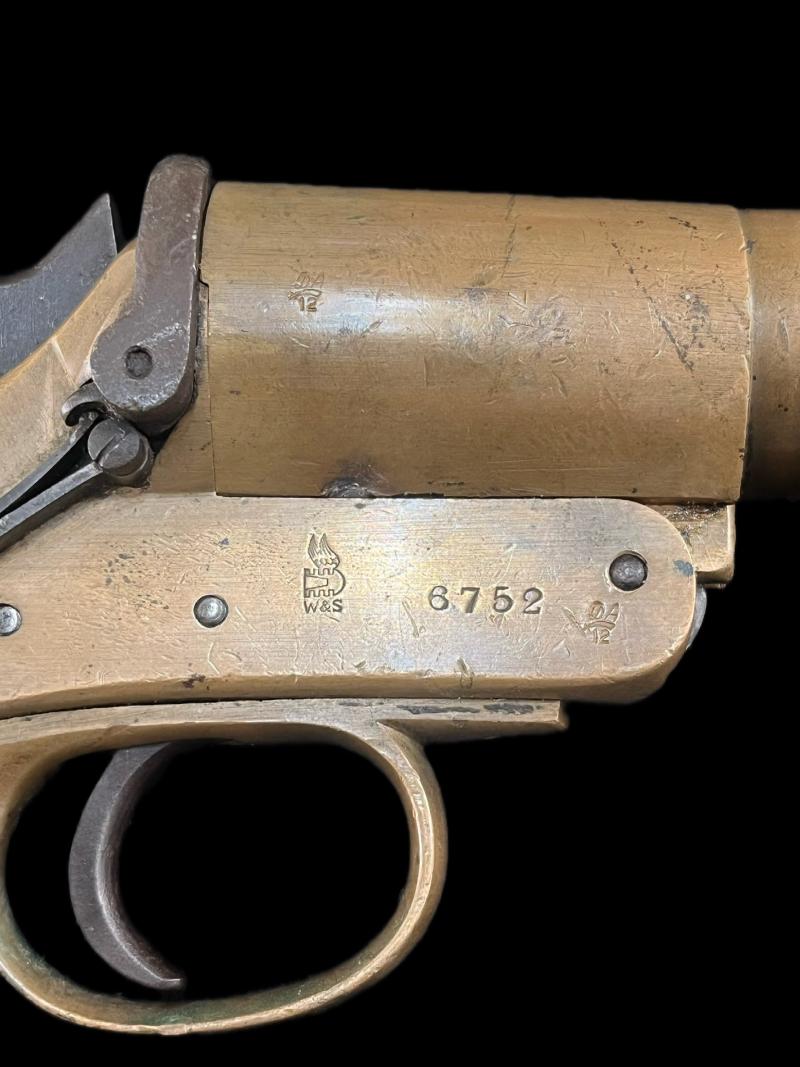 DEACTIVATED WW1 BRITISH WEBLEY & SCOTT MK.III FLARE PISTOL (UK DEACTIVATION)