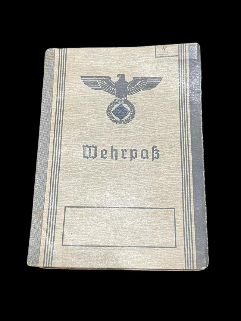 WW2 GERMAN WEHRPAS & PHOTOS