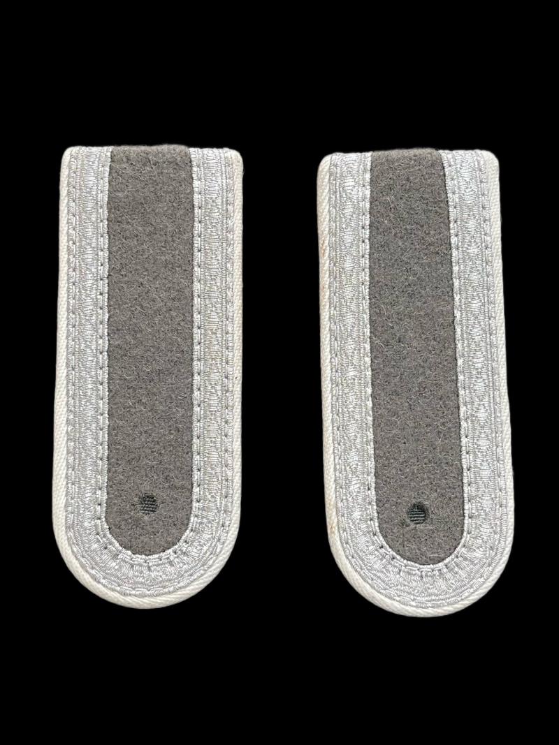 EAST GERMAN INFANTRY SHOULDER BOARDS