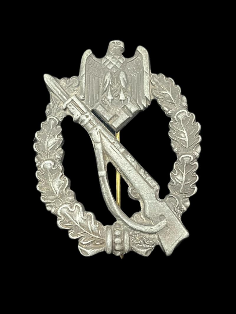 WW2 GERMAN INFANTRY ASSAULT BADGE IN SILVER (REPAIRED)