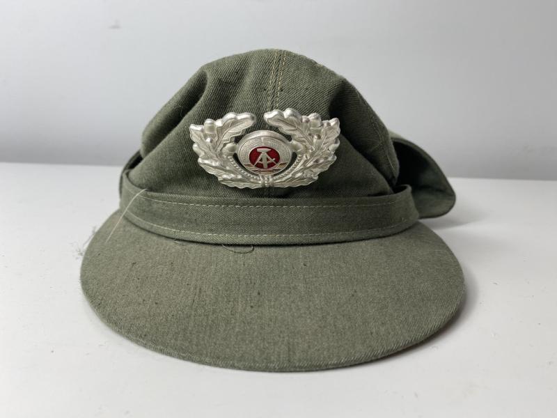 EAST GERMAN ARMY NVA KAMPFGRUPPEN SKI CAP