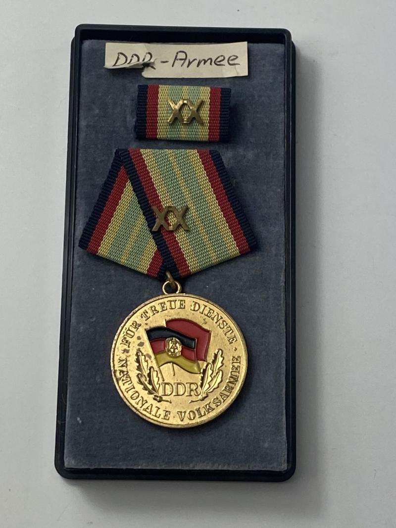 GERMAN DDR NATIONAL VOLKSARMEE FAITHFUL SERVICE MEDAL