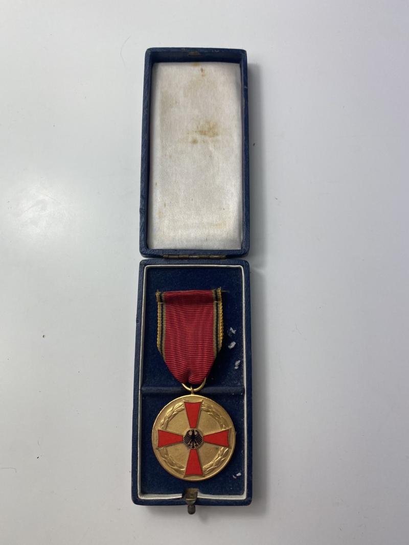 WEST GERMAN FEDERAL MERIT MEDAL IN ORIGINAL BOX