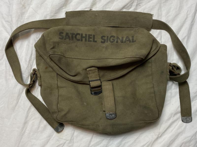 WW2 U.S. SIGNALS SATCHEL