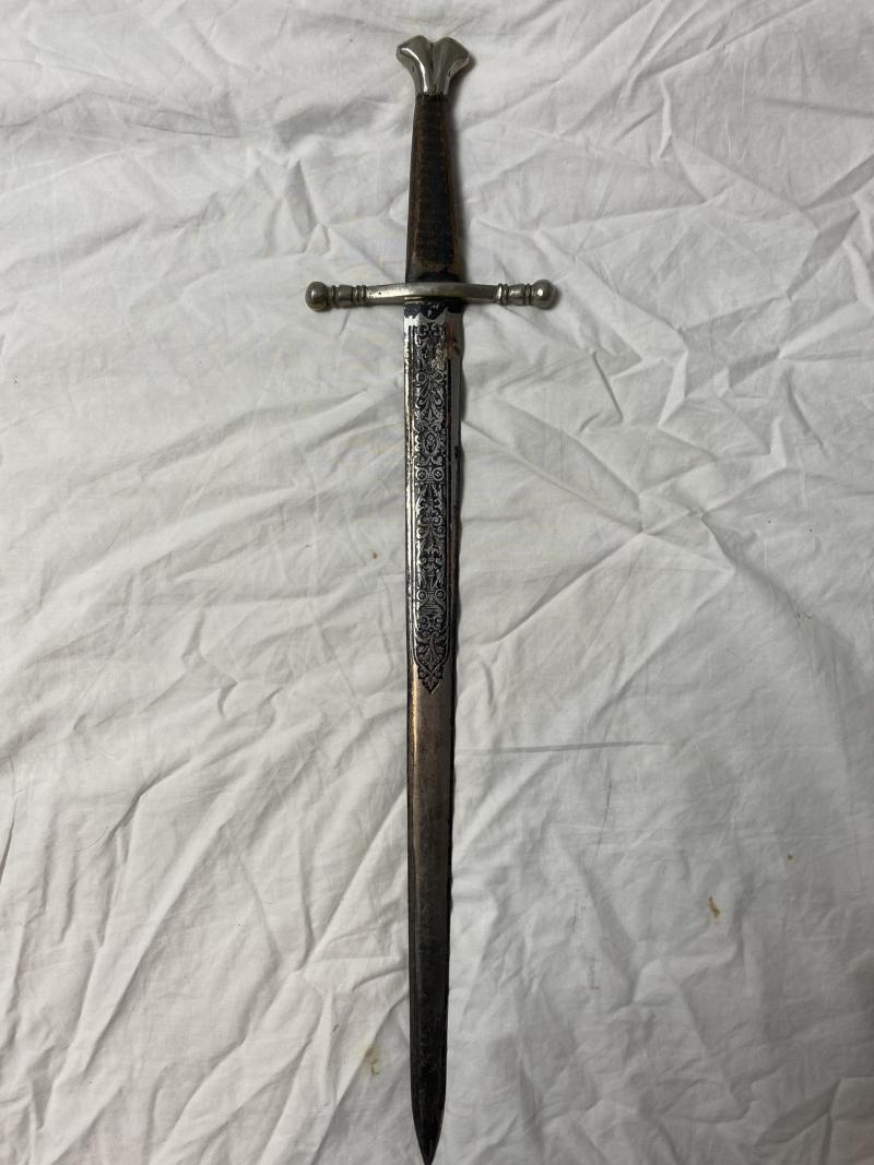 SHORT COMMEMORATIVE SPANISH SWORD KING CARLOS