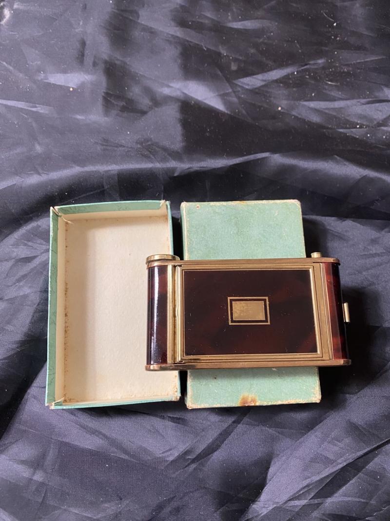 ART DECAL CAMERA TYPE POWDER COMPACT IN BOX