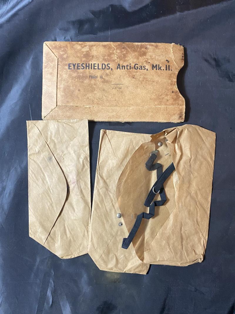 WW2 BRITISH ANTI GAS MK.II EYE SHIELDS