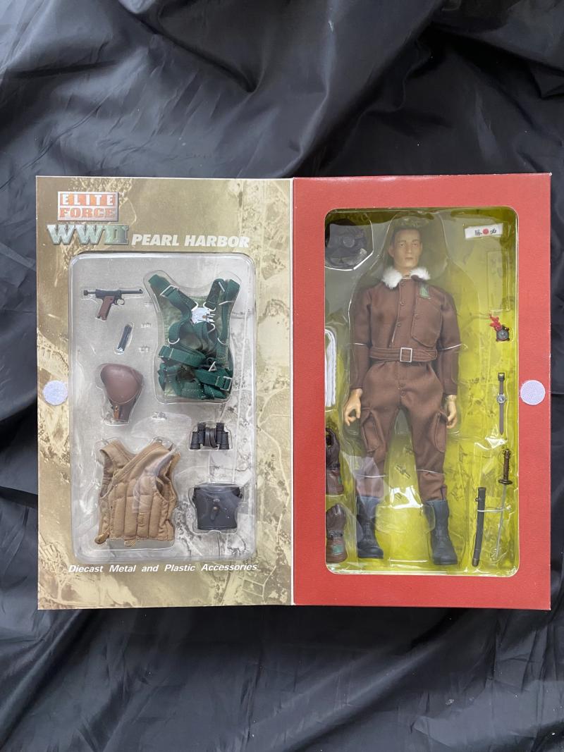 ELITE FORCE 1/6 WW2 JAPANESE NAVY PILOT LIEUTENANT SAKAE