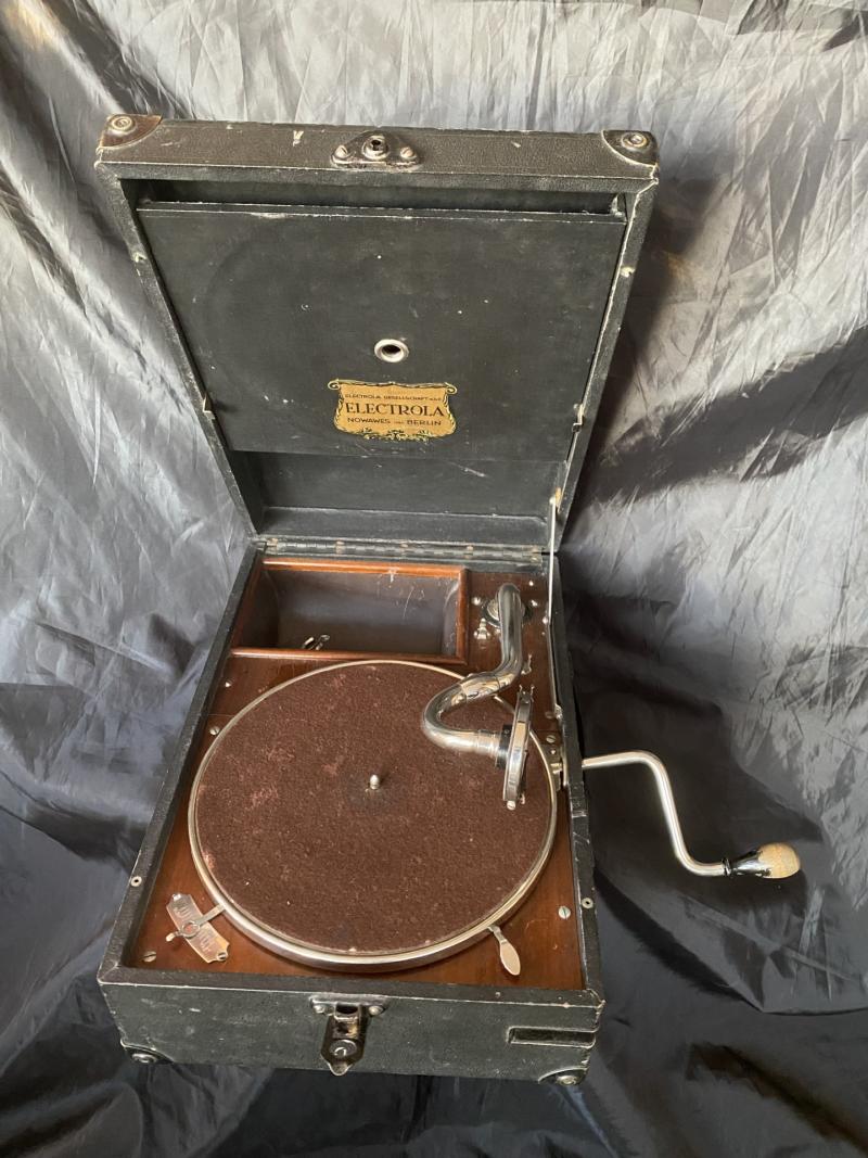 WW2 GERMAN LUFTWAFFE GRAMOPHONE