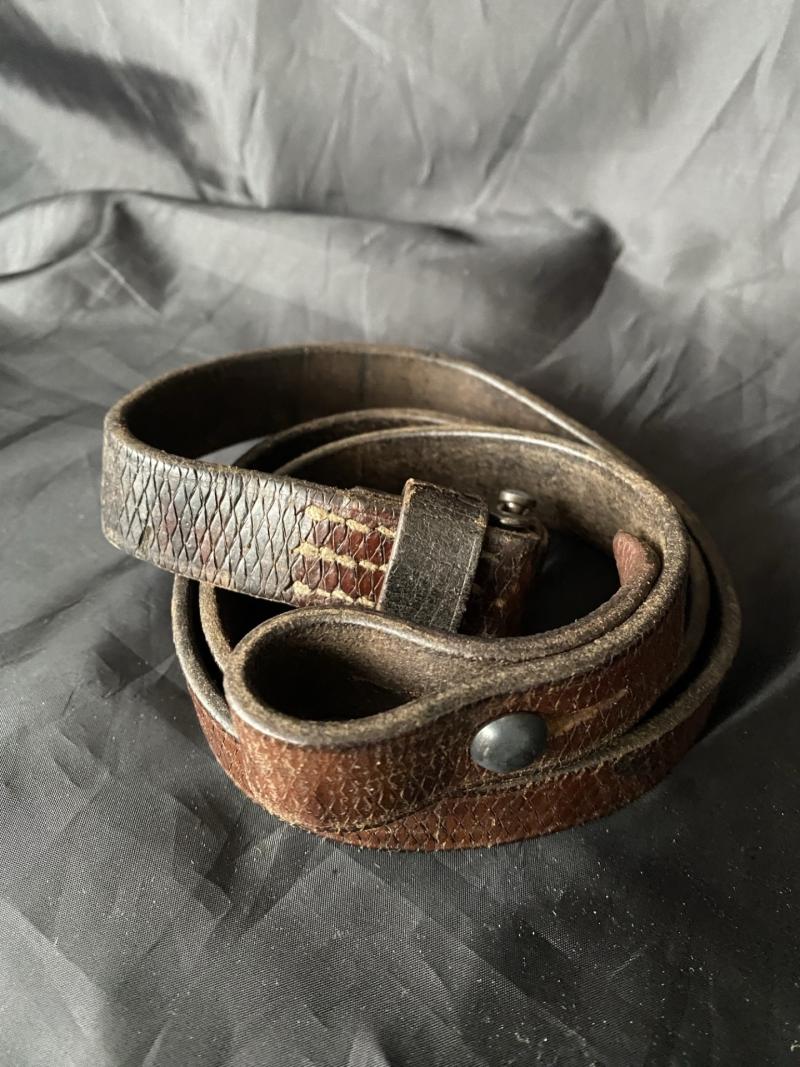 WW2 GERMAN MP40 LEATHER SLING (JHG)