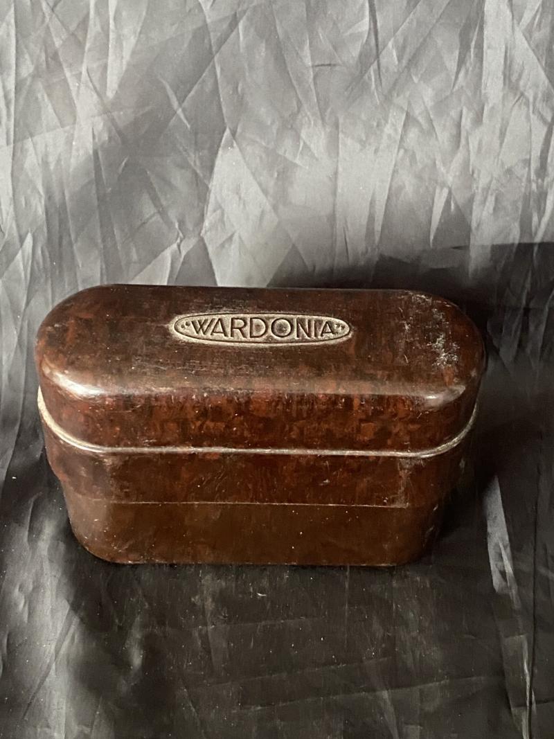 WW2 BRITISH WARDONIA BAKELITE RAZOR KIT