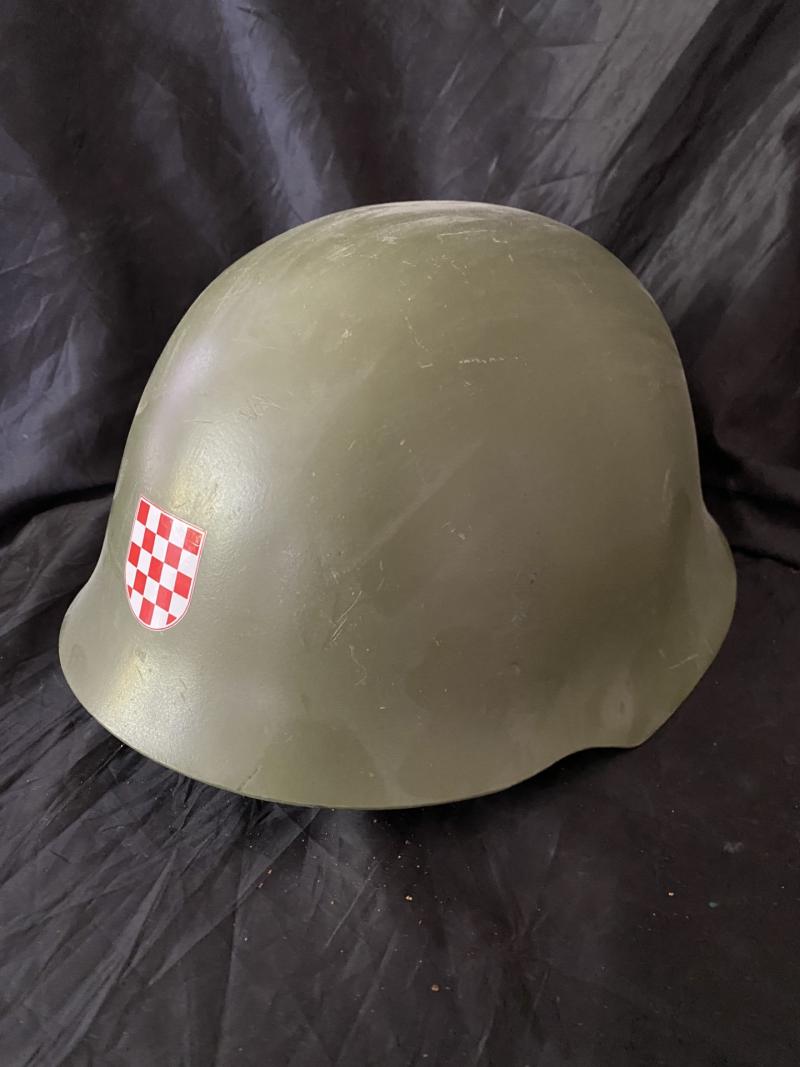 CROATIAN NE44 HELMET WITH FRONT DECAL