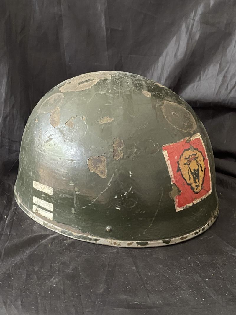 (WAS £750) RARE WW2 BRITISH MK.1 DISPATCH RIDERS HELMET WITH BELGIAN PARATROOPERS PAINTED DECALS (NAMED)