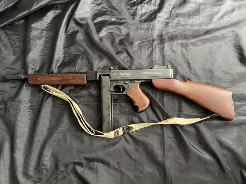 DEACTIVATED THOMPSON M1928A1 SMG (MATCHING) (UK DEACTIVATION)
