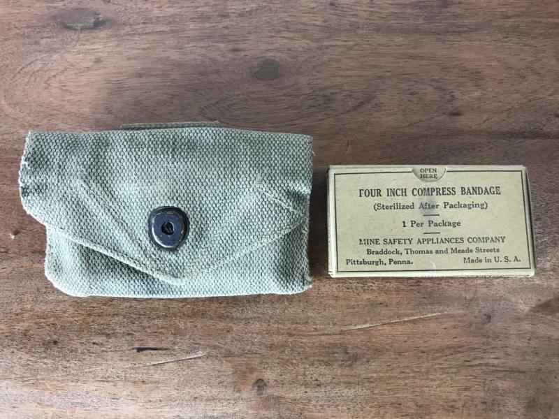 WW2 U.S. M1942 FIELD DRESSING POUCH AND FIRST AID DRESSING