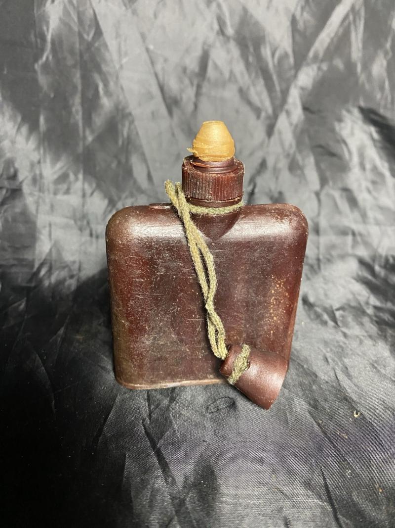 WW2 GERMAN BAKELITE OIL BOTTLE