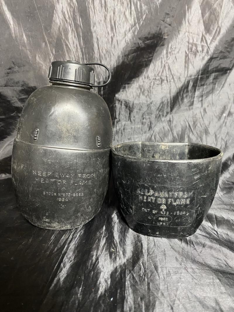 BRITISH ARMY WATER BOTTLE SET