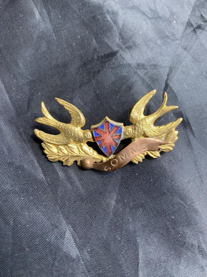 WW1 BATTLE OF THE SOMME GILT BADGE