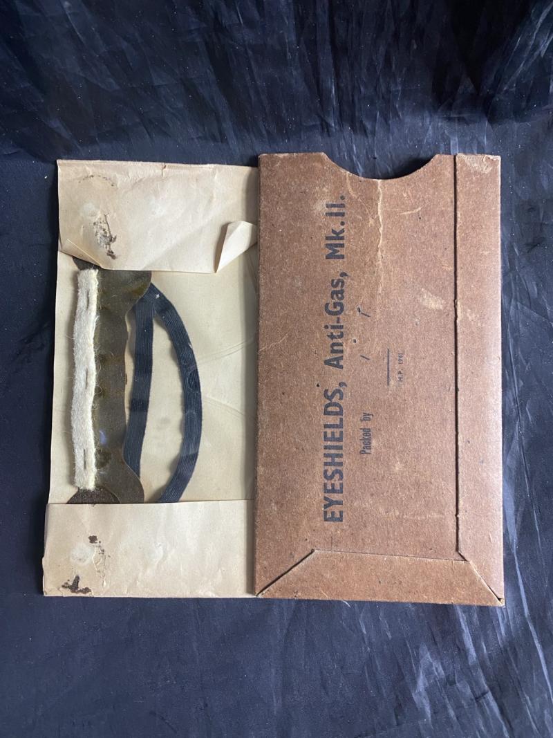 WW2 BRITISH ANTI-GAS MK.II EYE SHIELDS