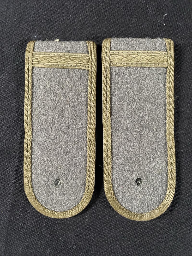 EAST GERMAN NVA/DDR SHOULDER BOARDS