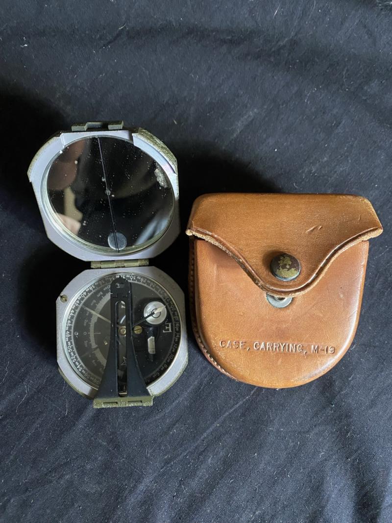 MILITARY WW2 U.S ARMY M2 COMPASS IN A M19 CARRYING CASE