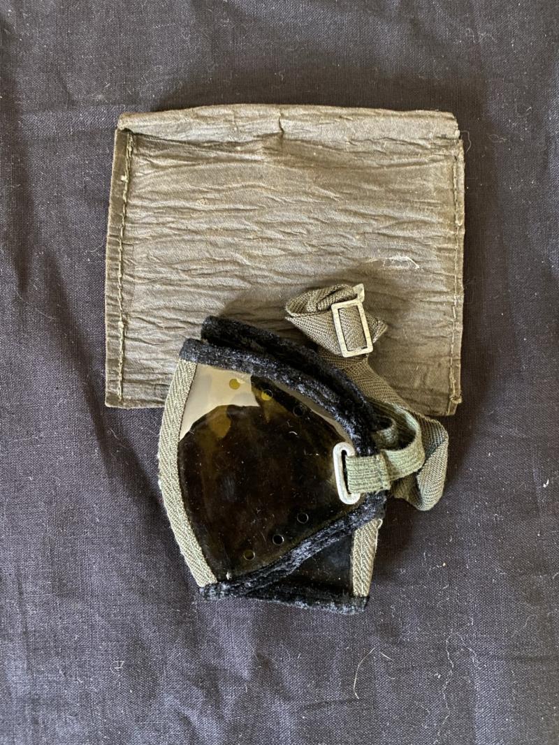 WW2 GERMAN DUST GOGGLES IN ORIGINAL PACKAGING