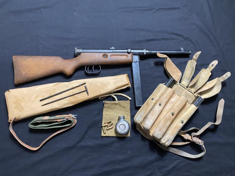 DEACTIVATED BERETTA M38 SMG WITH ACCESSORIES (NEW EU DEACTIVATION)