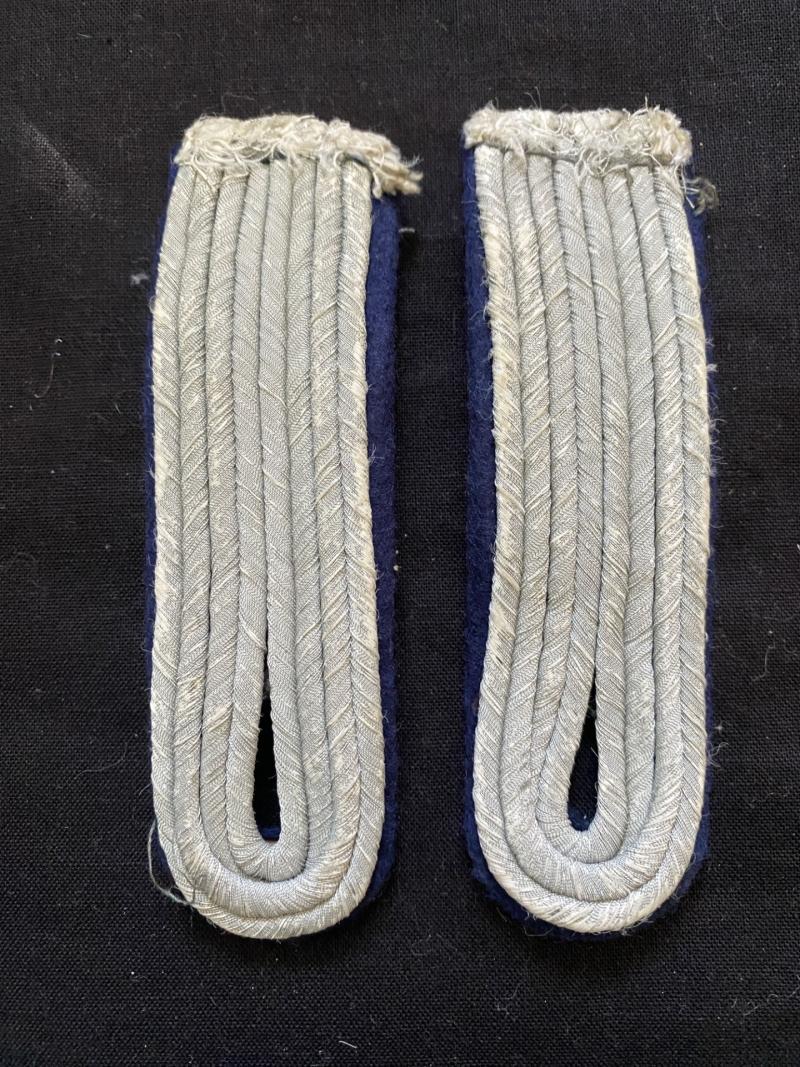 WW2 GERMAN MEDIC OFFICER'S SHOULDER BOARDS