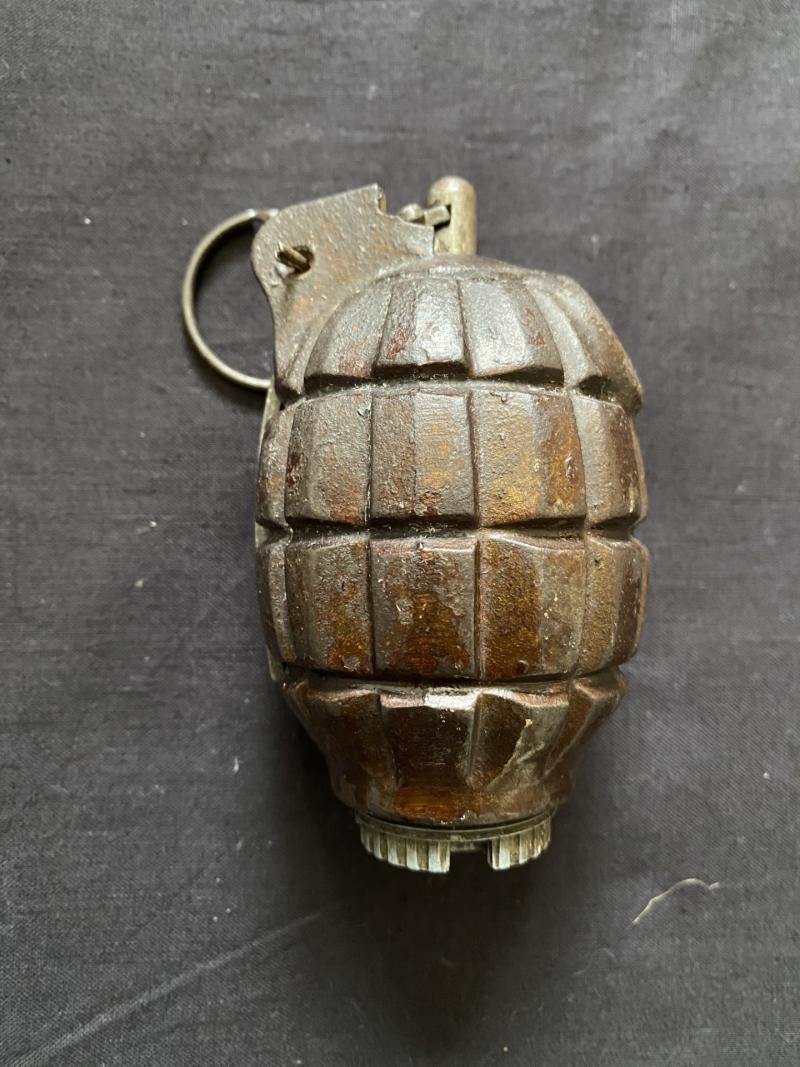 WW2 BRITISH NO.36 MILLS GRENADE (INERT)