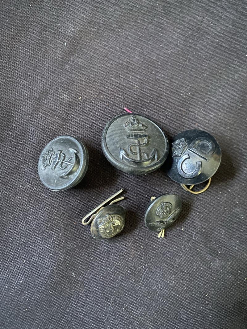 ASSORTED LOT OF 5 X BRITISH MILITARY BUTTONS