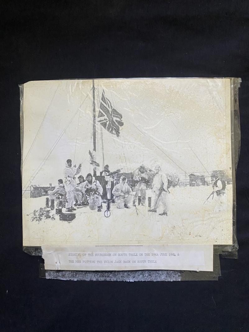 PHOTO OF THE SURRENDER ON THE SOUTH POLE 19TH JUNE 1982
