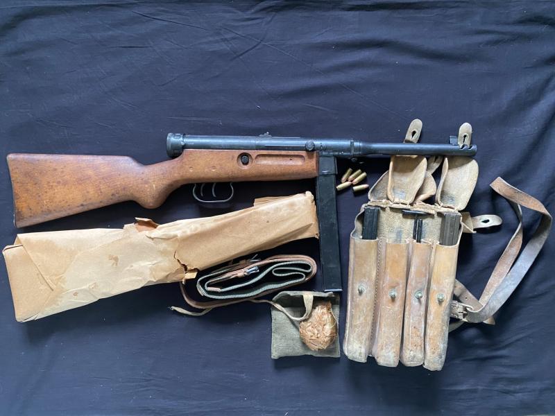 DEACTIVATED BERETTA M38 SMG WITH ACCESSORIES (NEW EU DEACTIVATION)