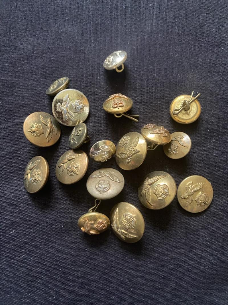 18 X ASSORTED RAF BUTTONS