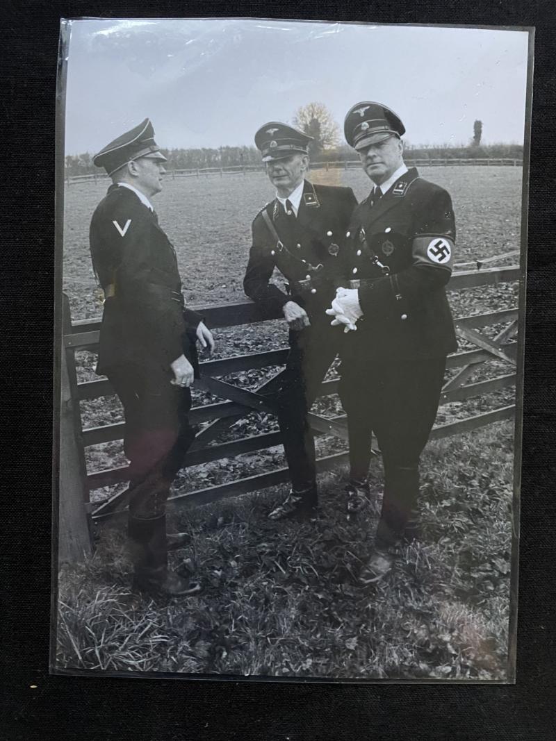 WW2 GERMAN HEINRICH HOFFMANN PHOTOGRAPH OF 3 SS SOLDIERS