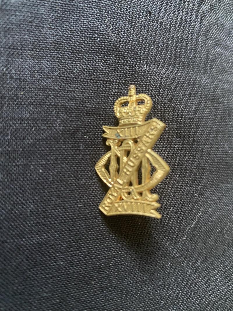 BRITISH 13TH/18TH ROYAL HUSSARS COLLAR BADGE