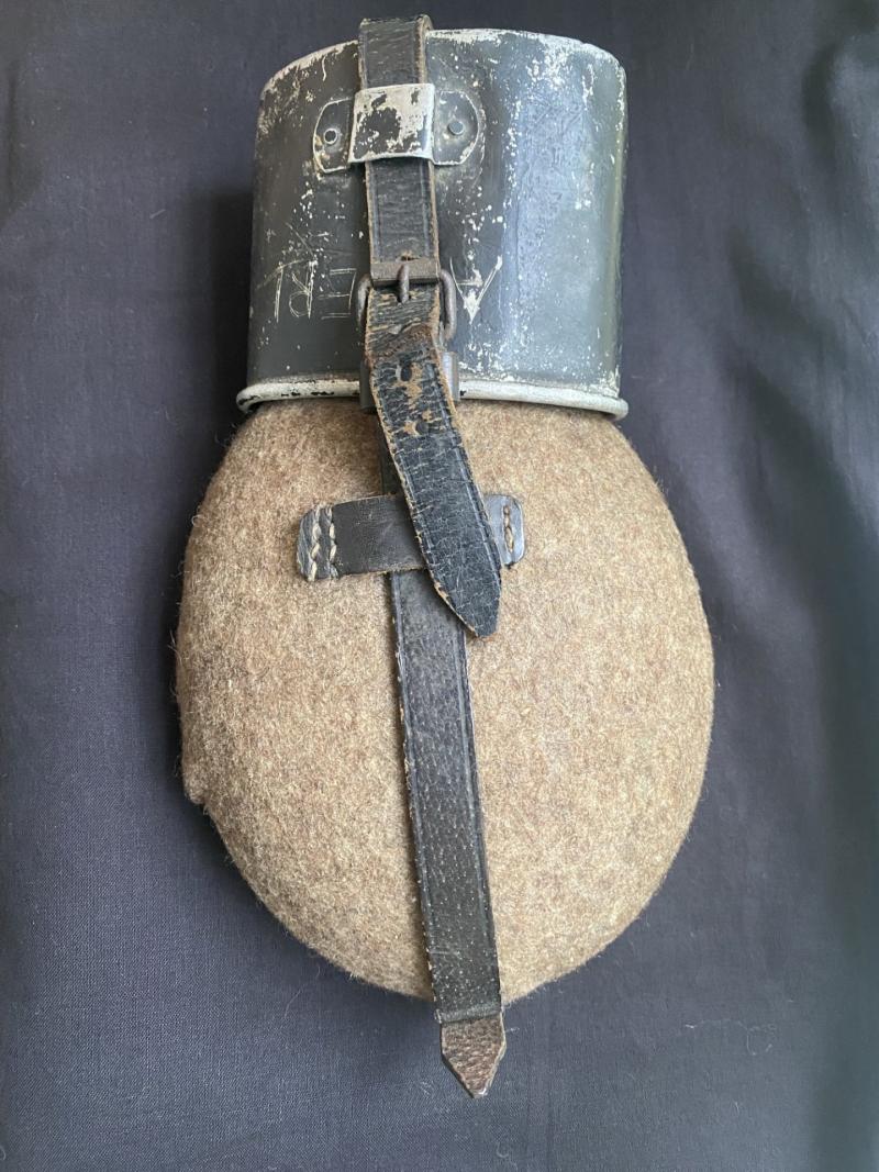 WW2 GERMAN WATER BOTTLE (RED ENAMEL)