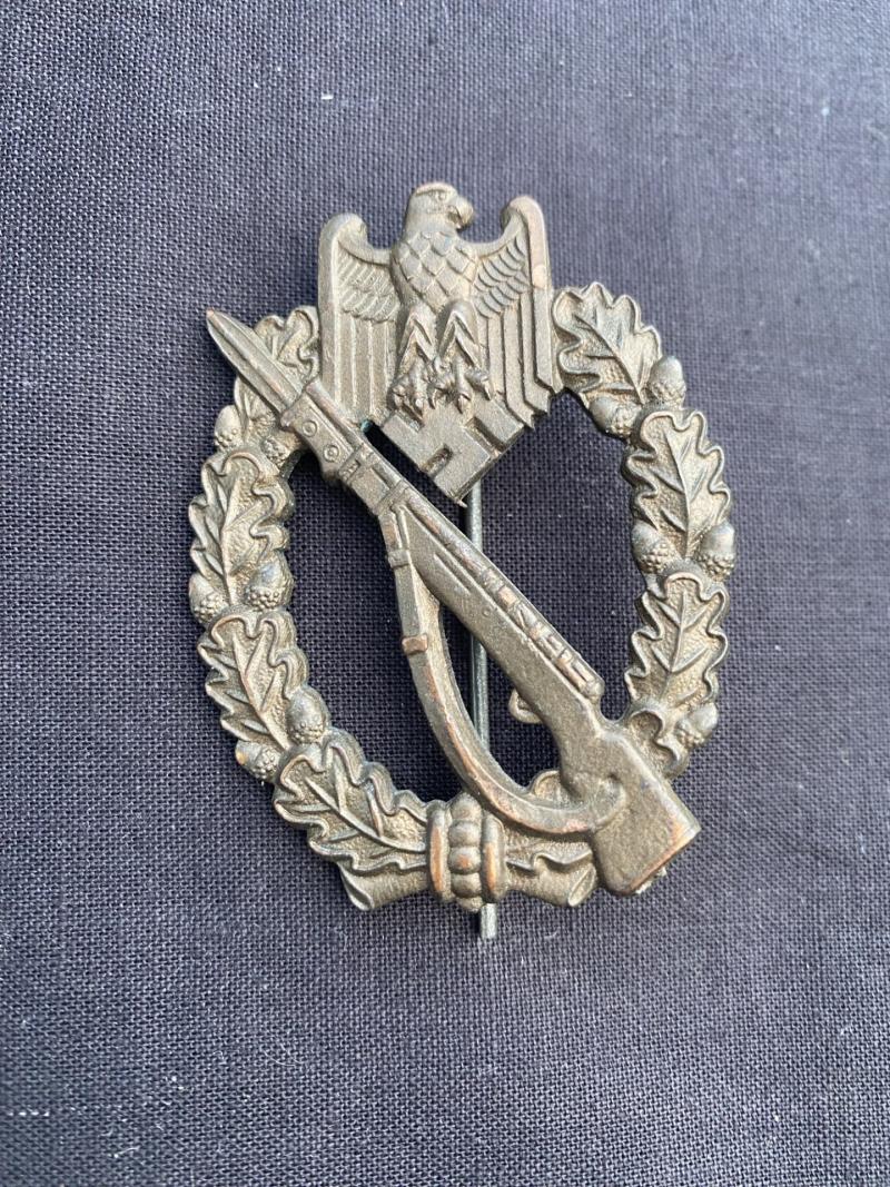 REPRODUCTION WW2 GERMAN INFANTRY ASSAULT BADGE