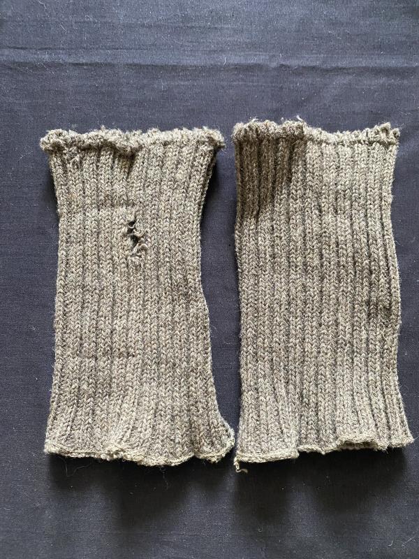 WW2 GERMAN GEBIRGSJAGER WRIST WARMER