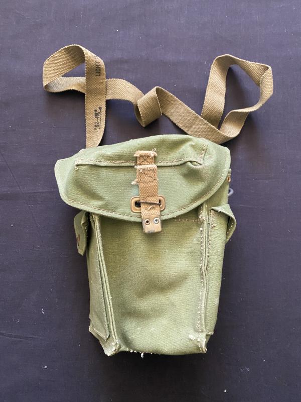 BRITISH MILITARY LIGHT WEIGHT GAS MASK BAG