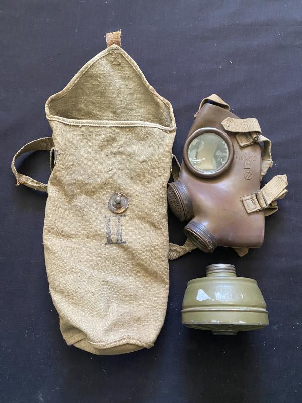 WW2 ITALIAN PC.35 GAS MASK