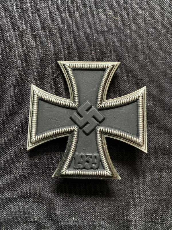 REPRODUCTION WW2 GERMAN IRON CROSS 1ST CLASS