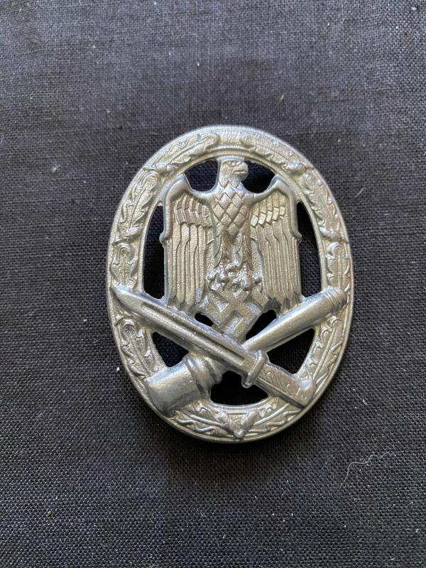 REPRODUCTION WW2 GERMAN GENERAL ASSAULT BADGE