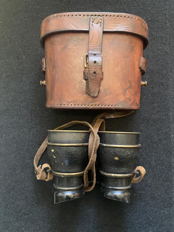 WW2 BRITISH COMMANDO/AIRBORNE BINOCULARS IN CASE