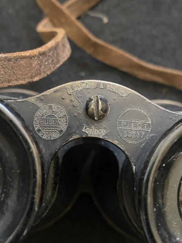 WW2 BRITISH COMMANDO/AIRBORNE BINOCULARS IN CASE