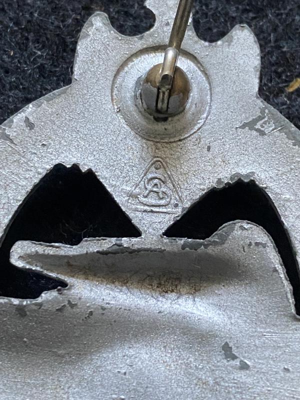 WW2 GERMAN PANZER ASSAULT BADGE IN SILVER