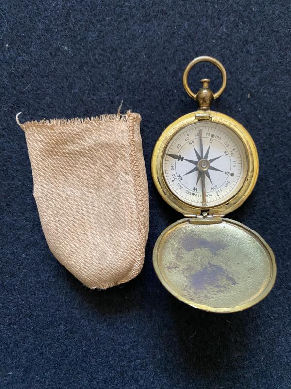 WW2 U.S WALTHAM MILITARY COMPASS IN POUCH