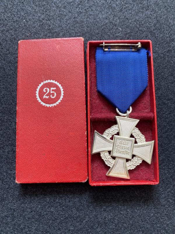 CHRISTMAS SPECIAL DAY 9 (WAS £125) WW2 GERMAN NATIONAL FAITHFUL SERVICE 25 YEARS WITH PRESENTATION BOX