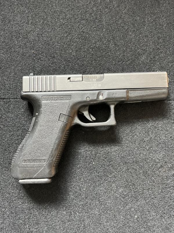 GLOCK 17 9MM PISTOL (NEW EU DEACTIVATION)