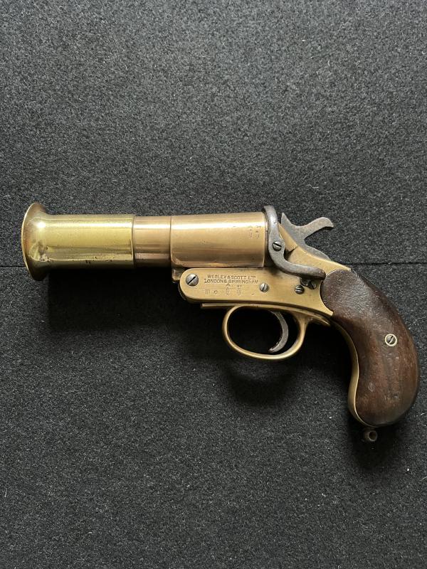 DEACTIVATED WW1 WEBLEY & SCOTT NO.1 MK.III 1